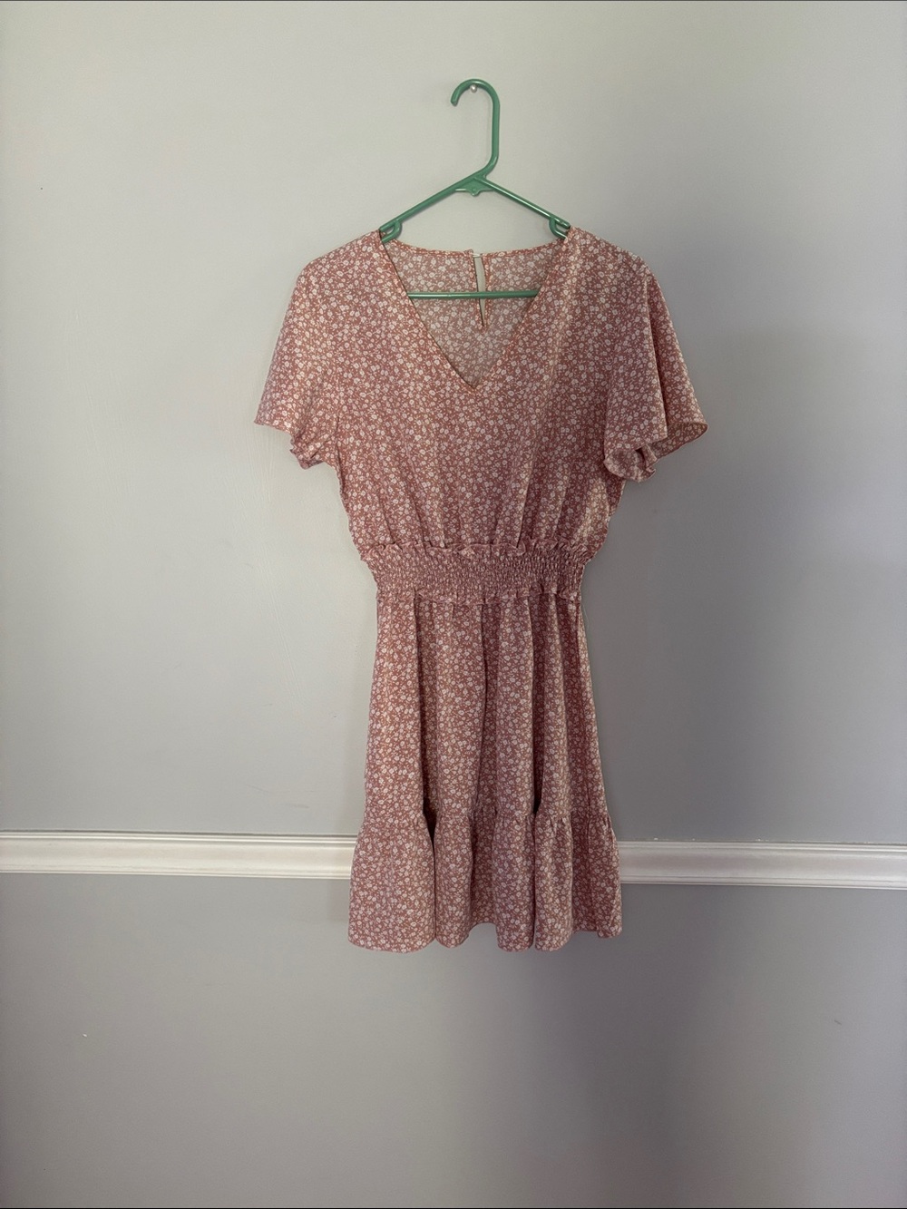 Source Unknown Blush Pink Floral V-Neck Smocked Mini Dress